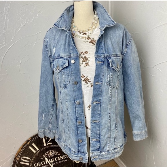 Lucky Brand Long line Trucker slightly distressed jean jacket size M - Picture 3 of 11